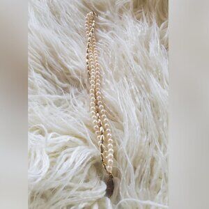 Women's White Pearls Multiple Layered Beaded Necklace.🌴